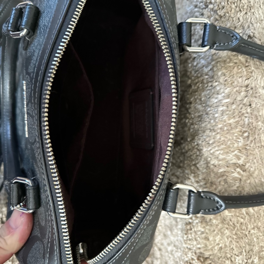 Coach Purse Signature Pattern - Picture 3 of 3